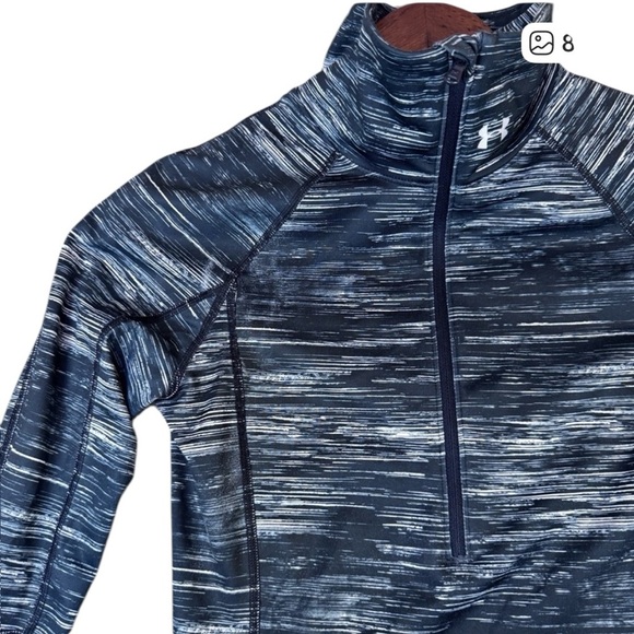 Woman’s Under Armour Gray and Black Fitted Long Sleeve Hoodie w/ thumb holes XS - Picture 10 of 14